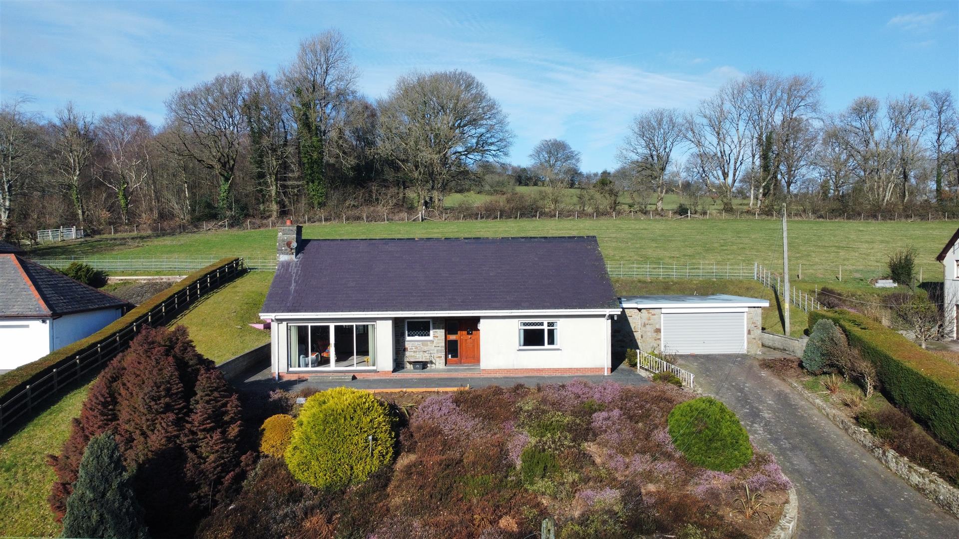 Bungalow Detached Llanwnnen Road, Lampeter